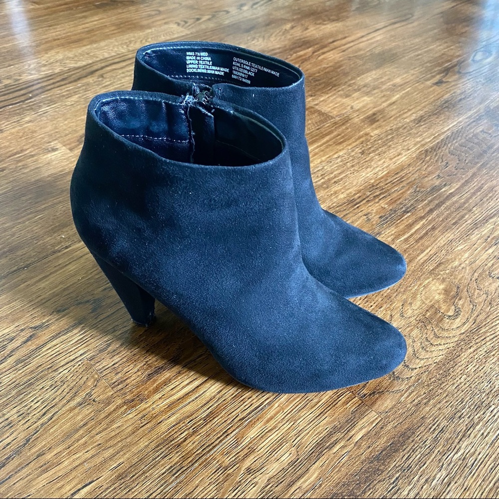 Apt. 9 Black Suede booties